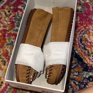 Minnetonka Tan Suede Moccasins with Colorful Embroidery